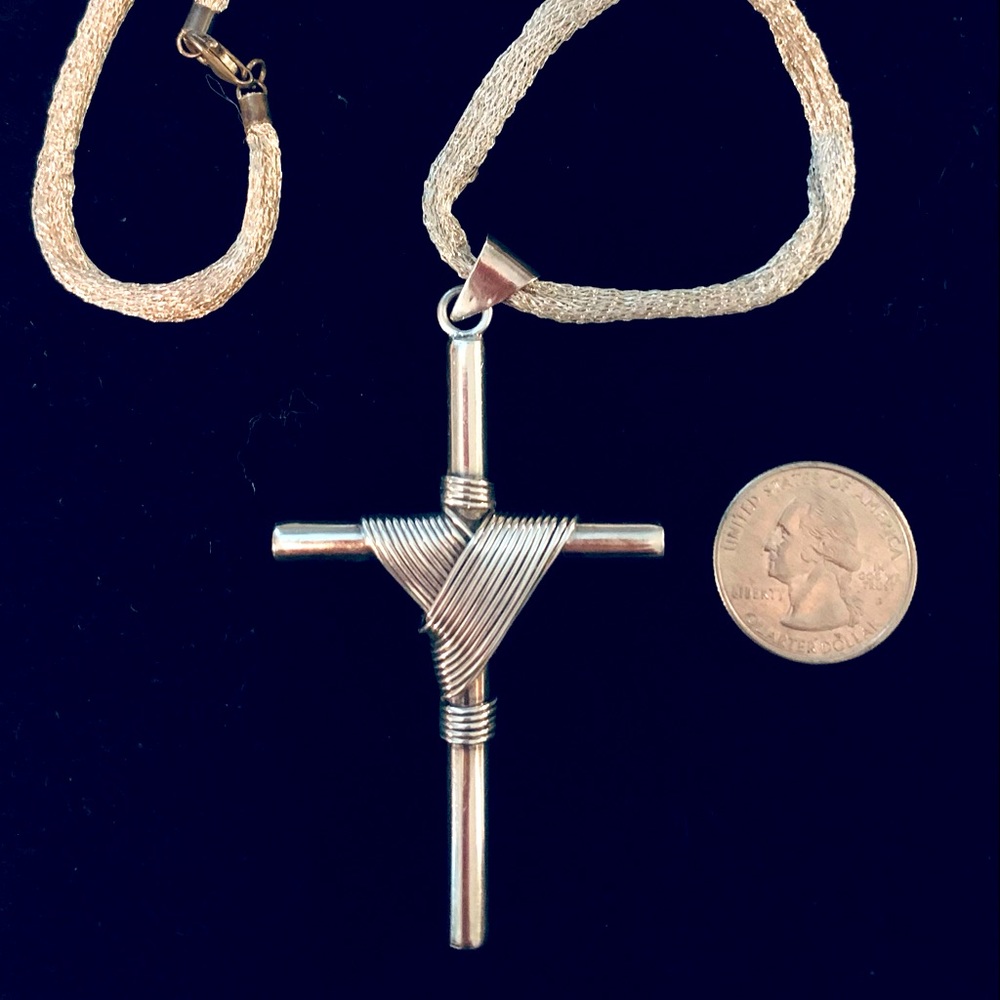 Cross pendant